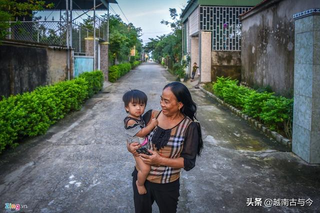 越南河静省乡村：偷渡者建造豪宅别墅，里面生活着一群“活寡妇”