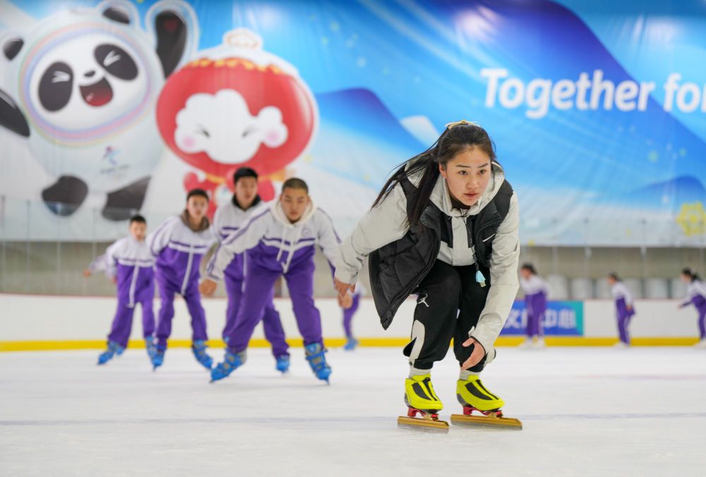 镜观·回响丨冰雪闪耀 映照澎湃中国