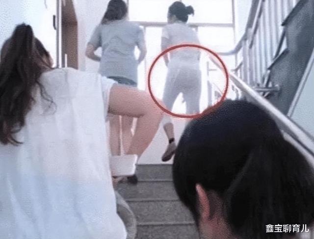 跟女网友奔现后感觉被骗了，我该怎么让她自费回去呢？”哈哈哈