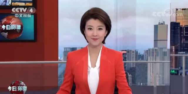 央视50位女主播春节出镜服装（70套）合集