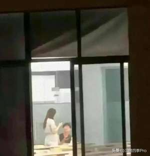 美女办事不关窗帘(震碎三观四川传媒学院不雅视频曝光)