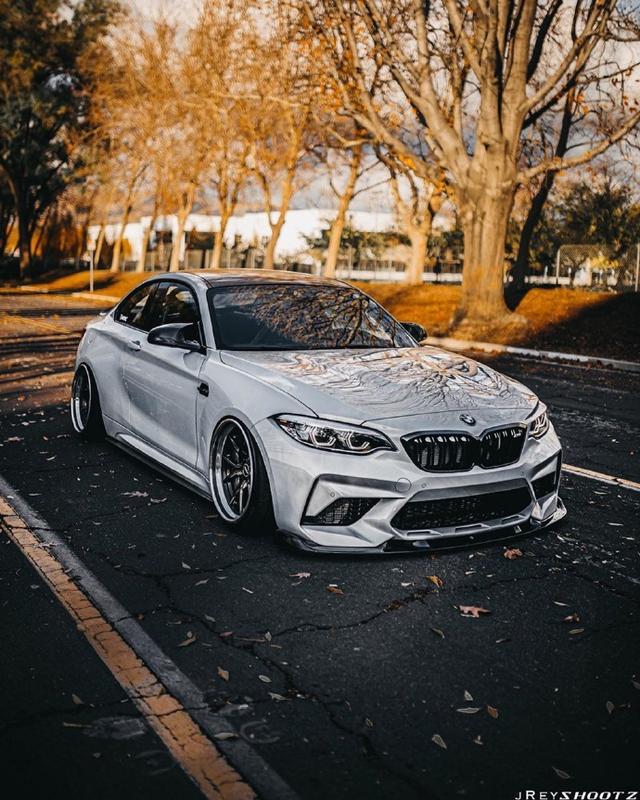 BMW M2 Competition  经典的纯白色