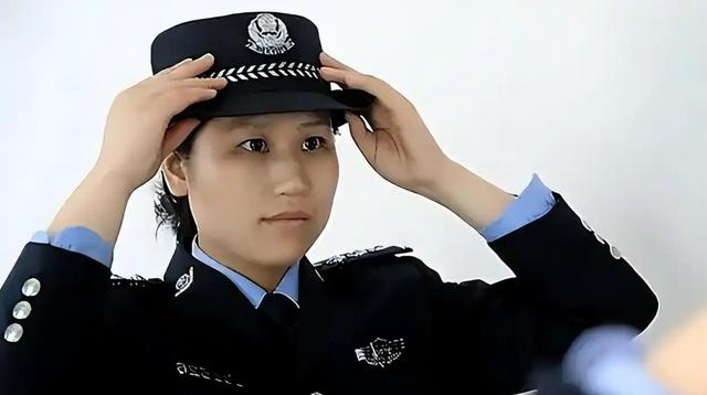 2008年汶川废墟中，女警揭衣哺育9婴，归来连升四级，如今怎样了